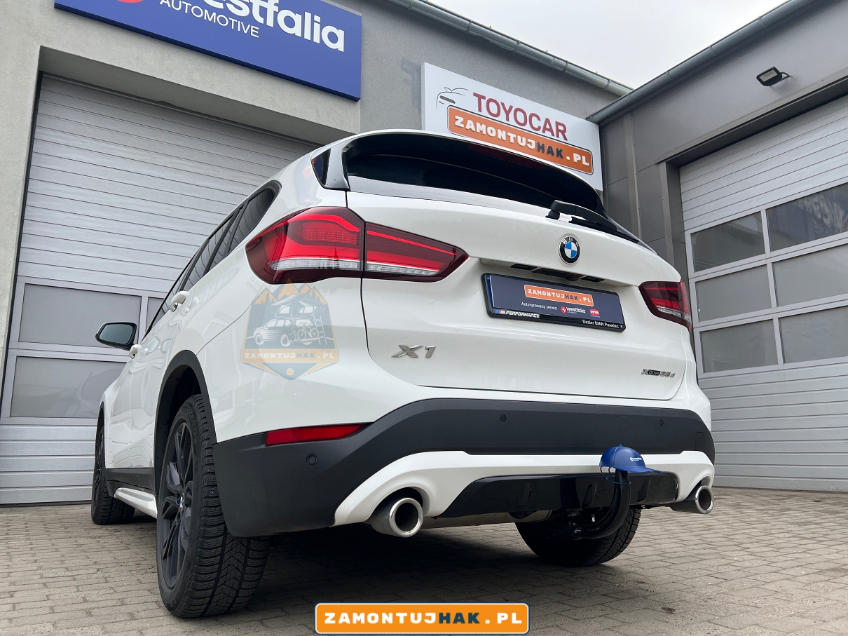 BMW X1 2020 z profesjonalnie zamontowanym hakiem holowniczym Westfalia - gotowy do podróży z dodatkowym ładunkiem